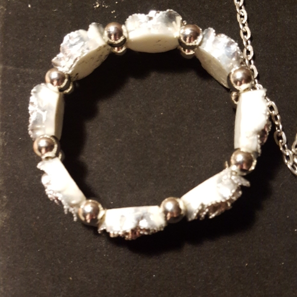 Jewlery bundle - Picture 3 of 7